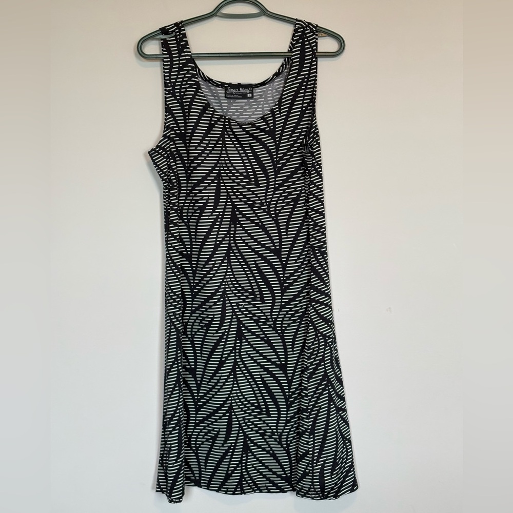 Tango Mango black and white patterned dress. Ladies size L